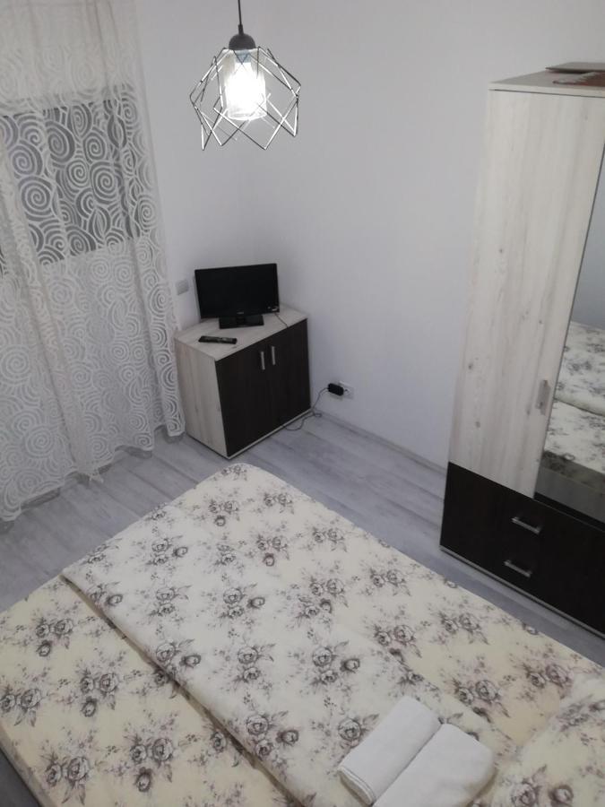 Apartament Apartament Brezoi Zewnętrze zdjęcie
